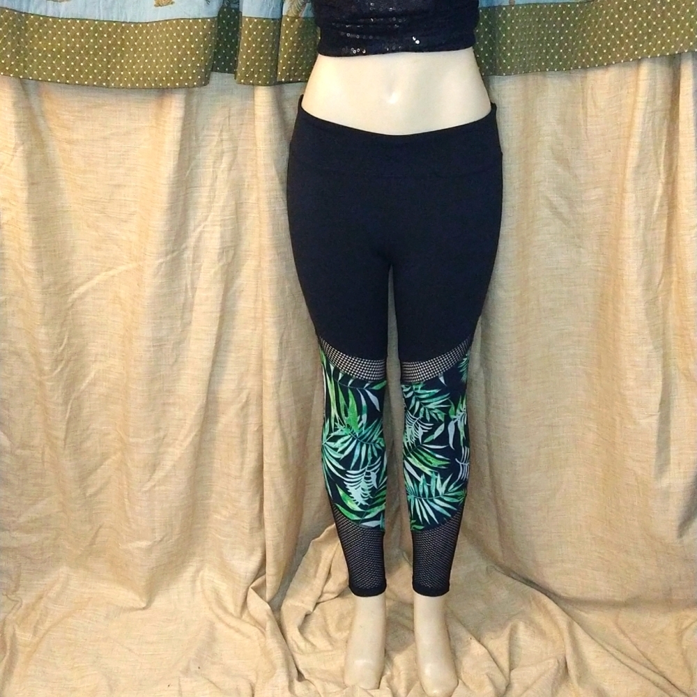 **Unique bamboo print and fishnet activewear**
